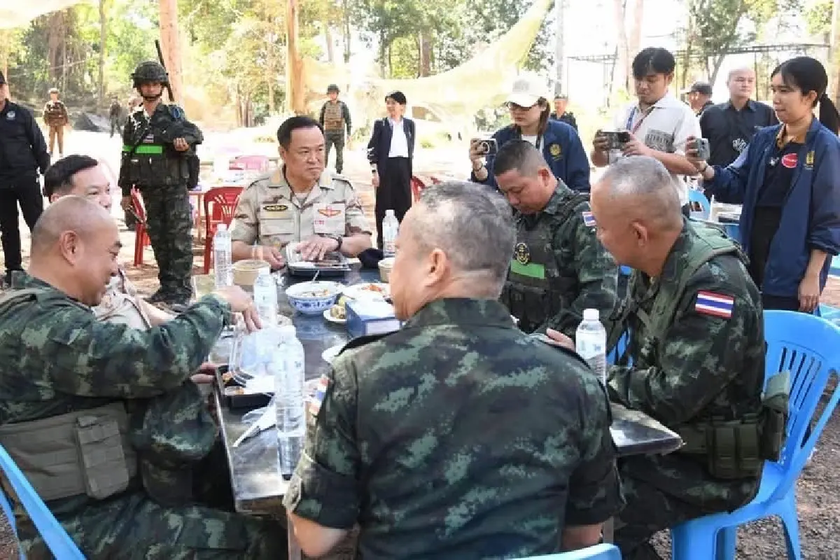 อนุทินขึ้นปราสาทตาควาย–เนิน 350 ให้กำลังใจทหารชายแดนสุรินทร์