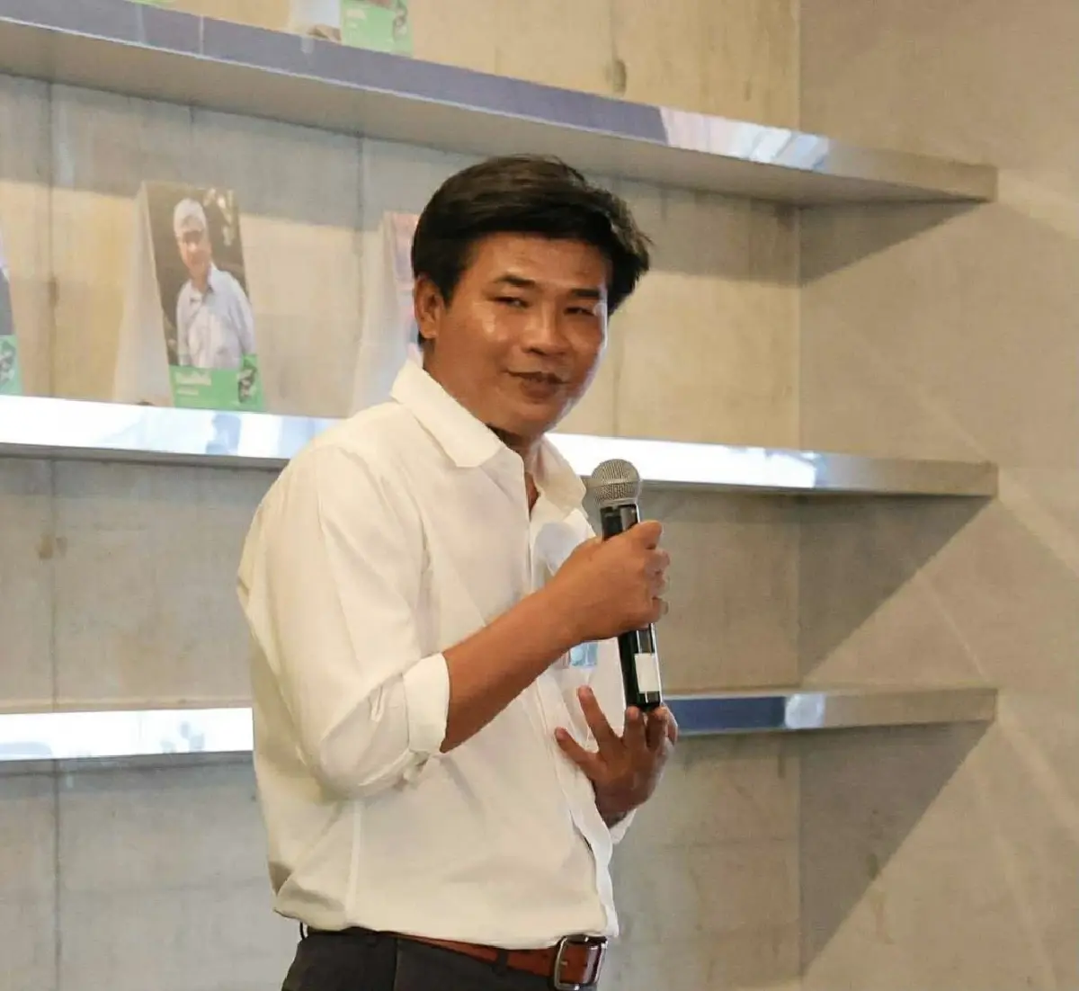 ถนัด ธรรมแก้ว หรือนามปากกา “ภู กระดาษ”