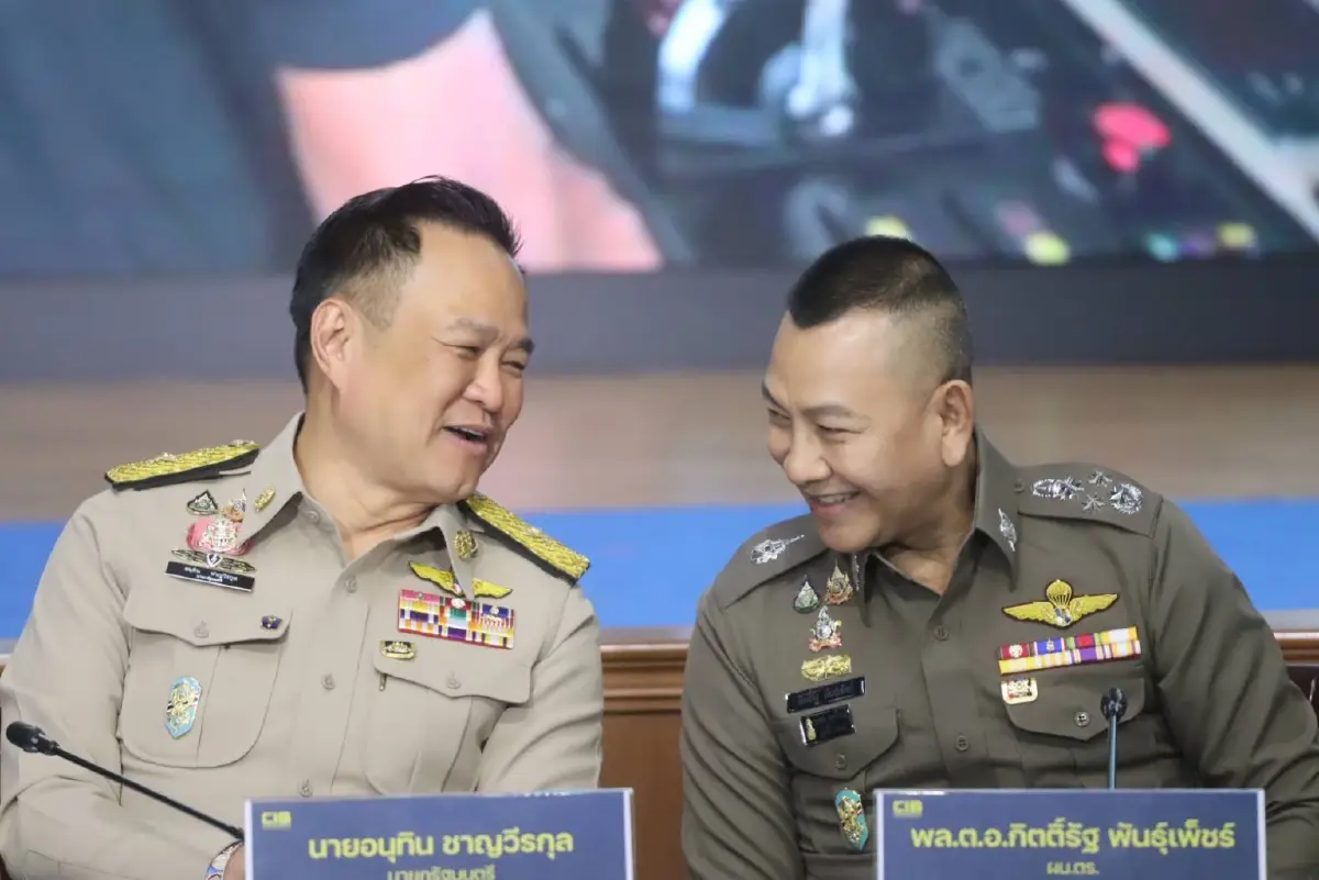 นายกฯ นำแถลง ยึดทรัพย์ &quot;เฉิน จื้อ - ก๊ก อาน -  เครือข่าย เบน สมิธ&quot; รวม 10,165 ล้าน