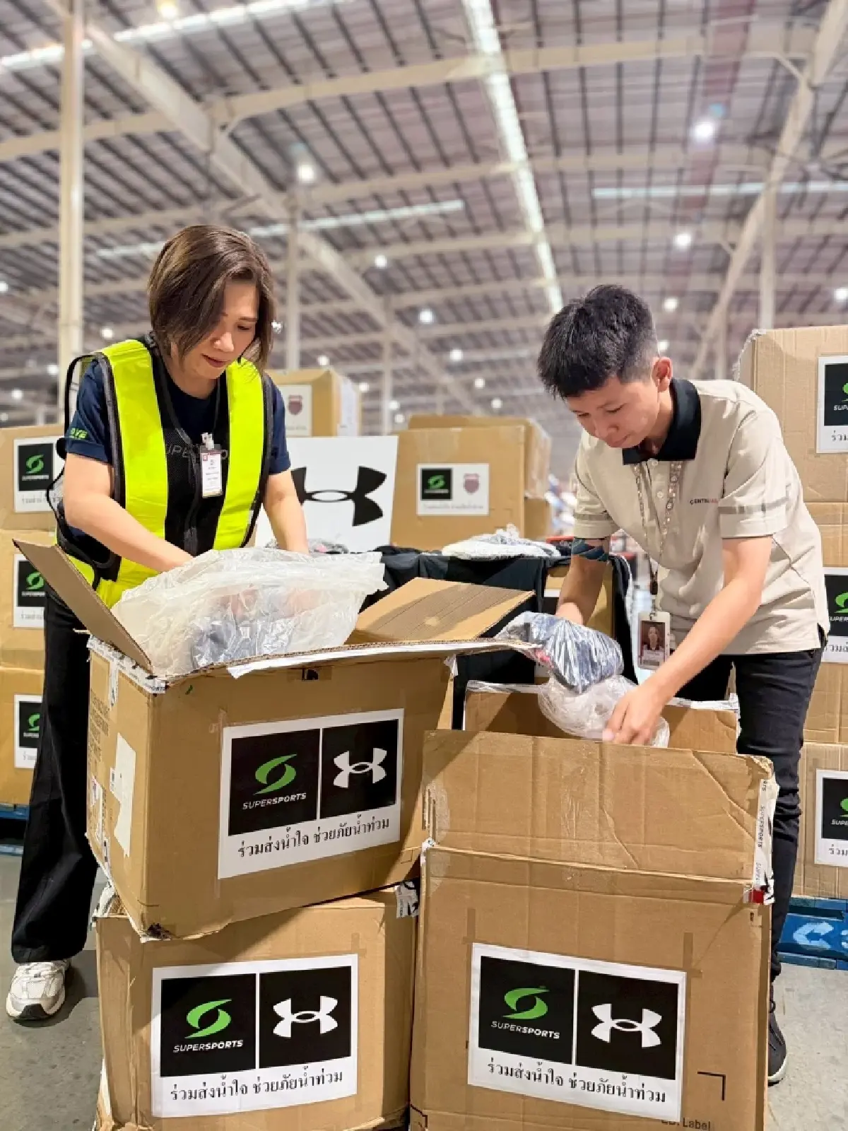 ซูเปอร์สปอร์ตผนึกพันธมิตร มอบเสื้อผ้า-รองเท้ากว่า 2 ล้าน ฟื้นฟูผู้ประสบภัยใต้