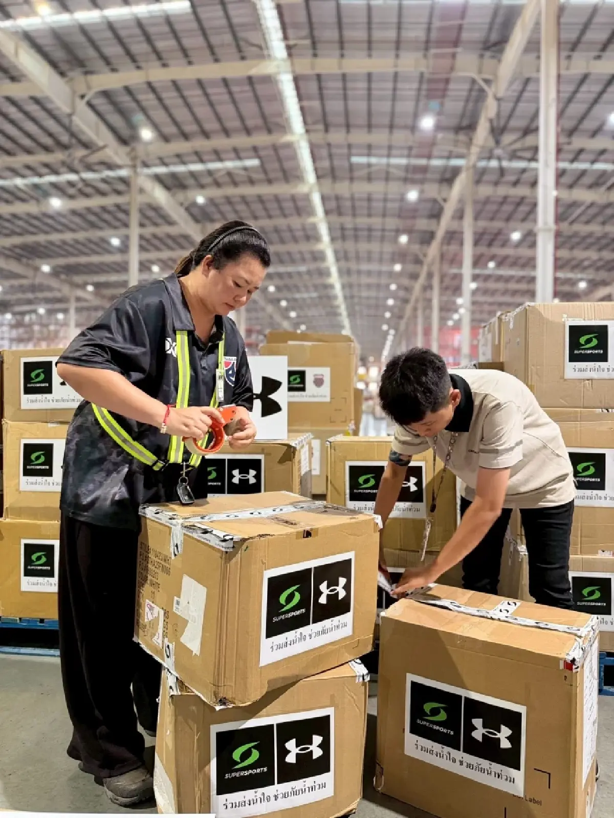 ซูเปอร์สปอร์ตผนึกพันธมิตร มอบเสื้อผ้า-รองเท้ากว่า 2 ล้าน ฟื้นฟูผู้ประสบภัยใต้