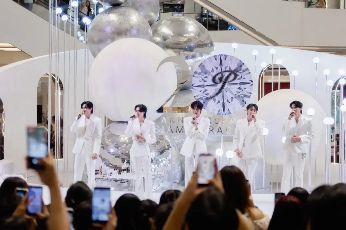 เคานต์ดาวน์ใจกลางกรุงเทพฯ คึกคักล้นสยามพารากอน  ปรากฏการณ์ส่งท้ายปีสู่ศักราชใหม่ยิ่งใหญ่ทั่วทุกพื้นที่