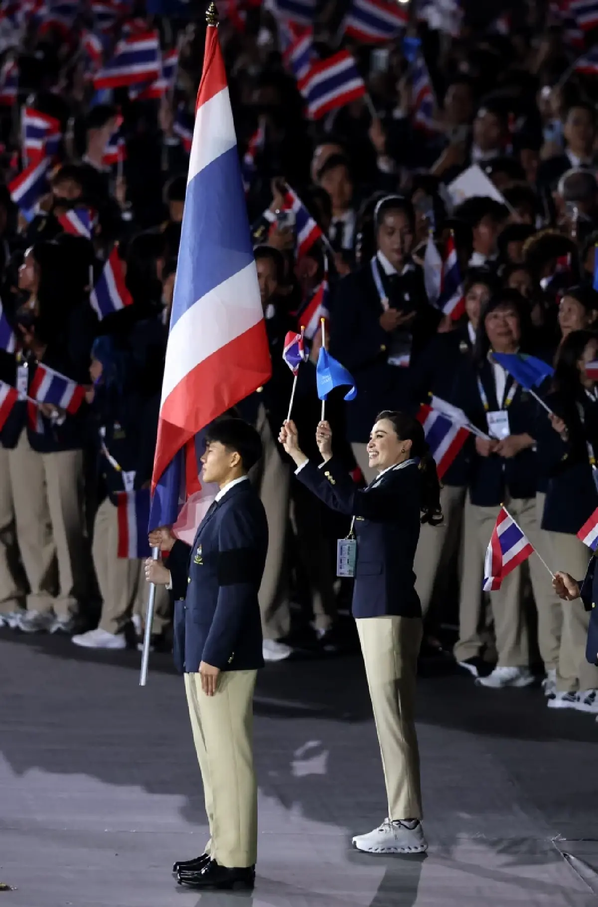 "พระราชินี" ทรงนำทัพนักกีฬาไทยเดินพาเหรด ซีเกมส์ 2025 เปิดยิ่งใหญ่
