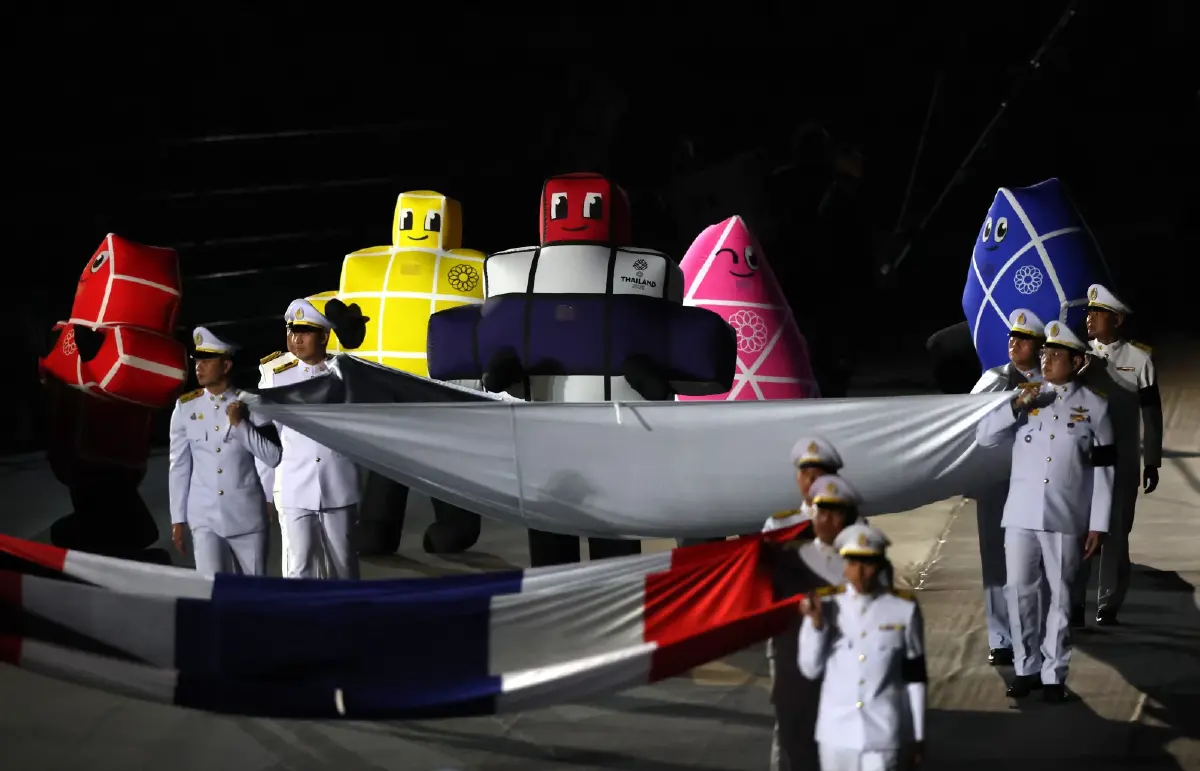 "พระราชินี" ทรงนำทัพนักกีฬาไทยเดินพาเหรด ซีเกมส์ 2025 เปิดยิ่งใหญ่