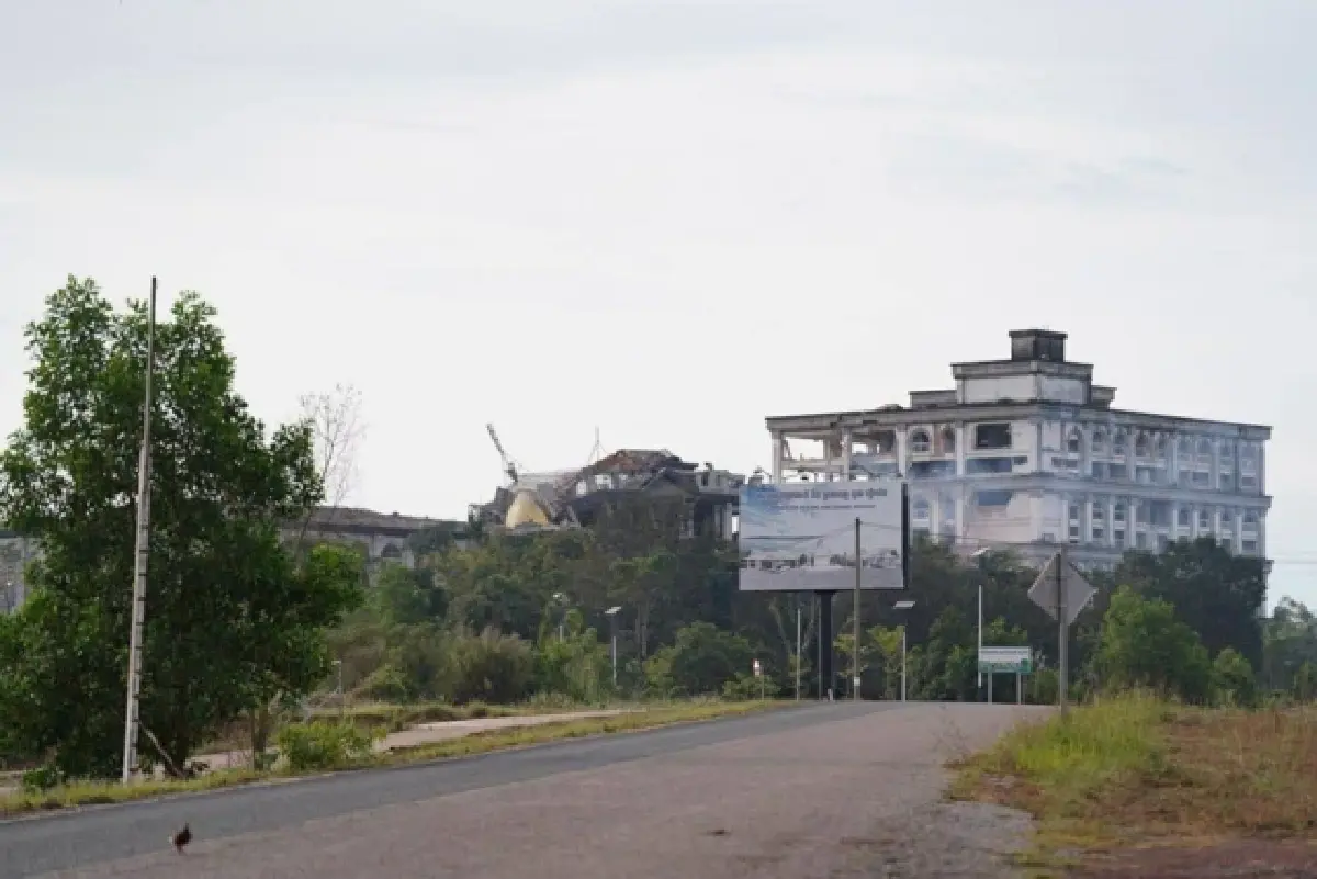 สำนักข่าวเฟรชนิวส์ของกัมพูชา เปิดภาพคาสิโนที่ถูกโจมตีในจังหวัดโพธิสัตว์