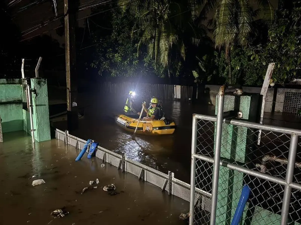 ทรูส่งทีมด่านหน้าลุยน้ำท่วมภาคใต้ เชื่อมต่อทุกสัญญาณด้วยหัวใจในวิกฤต