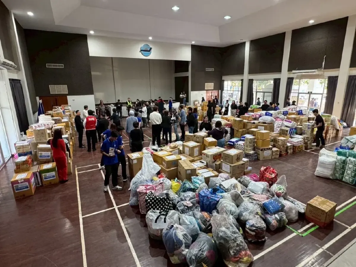 แอร์เอเชียขน 9.8 หมื่น กก.! ส่งสิ่งของบริจาคช่วยคนไทยผู้ประสบอุทกภัยหาดใหญ่-นราธิวาส