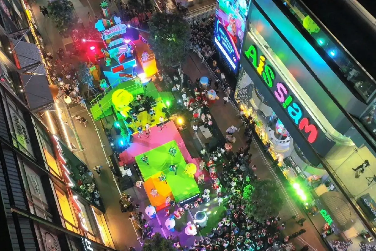 AIS SIAM x PMCU ปลุกสยามสแควร์เป็นถนนแห่งความฝัน เคานต์ดาวน์ปี 2026