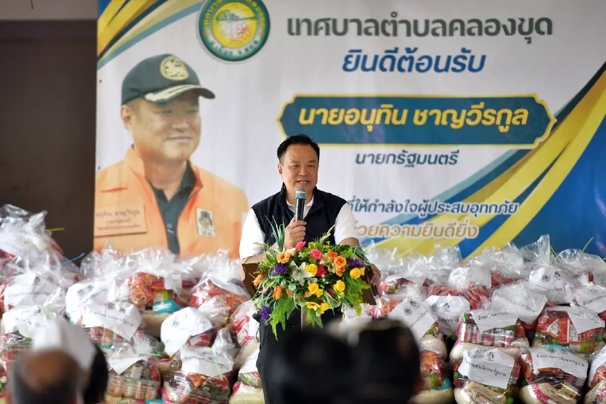 วิกฤตน้ำ–ทุนสีเทา สองแรงสั่นสะเทือนที่ล้อมรัฐบาลนายกฯอนุทิน