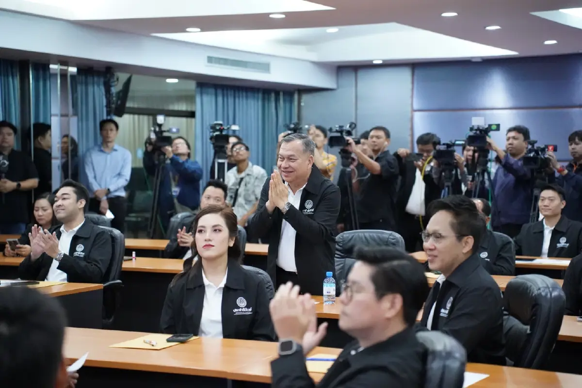 อภิสิทธิ์เปิดตัวว่าที่ผู้สมัครสส.ปชป.กทม. 33 เขต ชูการเมืองสุจริต