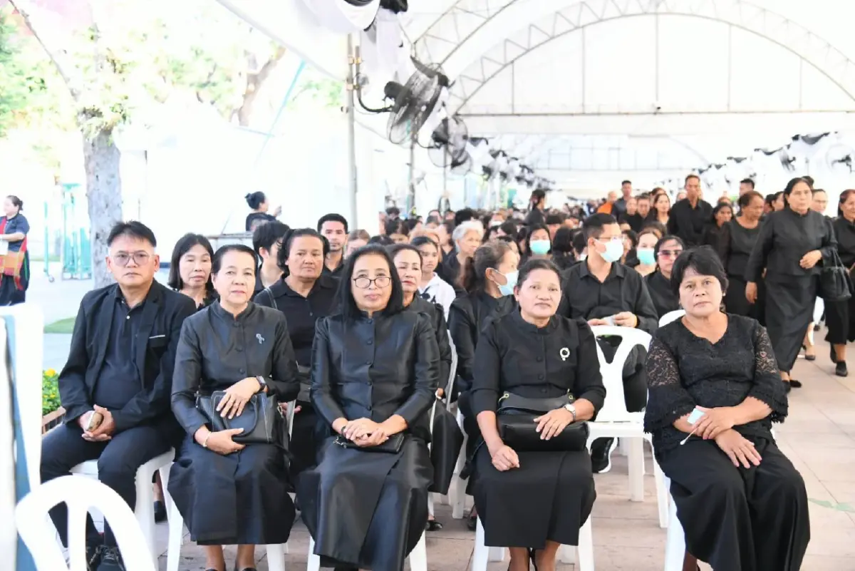 กทม.เผยยอดเข้ากราบถวายบังคมพระบรมศพสะสมกว่า 2.35 แสนคน