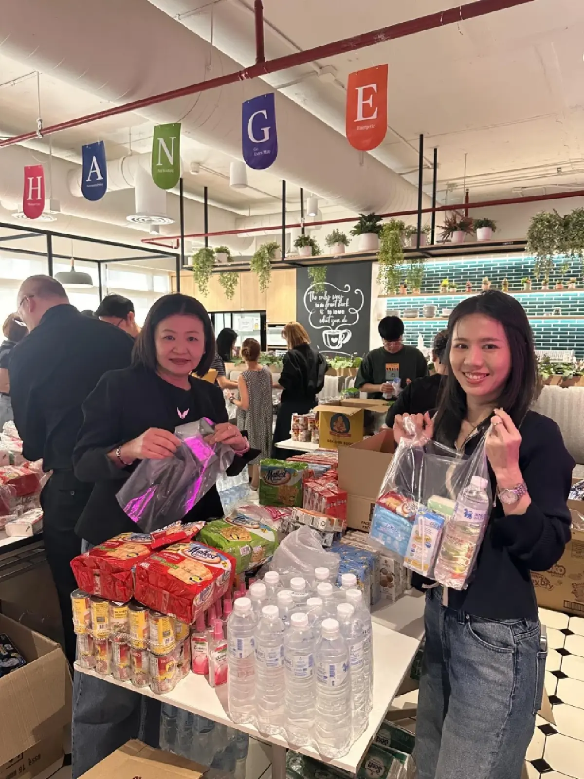 ชับบ์ ประเทศไทย ช่วยน้ำท่วมใต้ มอบสิ่งของจำเป็น เร่งฟื้นฟู