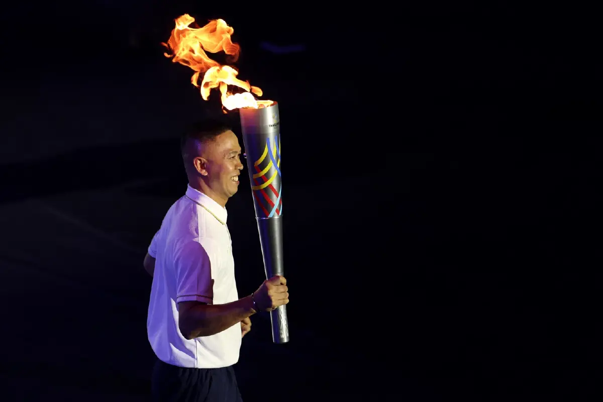 "พระราชินี" ทรงนำทัพนักกีฬาไทยเดินพาเหรด ซีเกมส์ 2025 เปิดยิ่งใหญ่