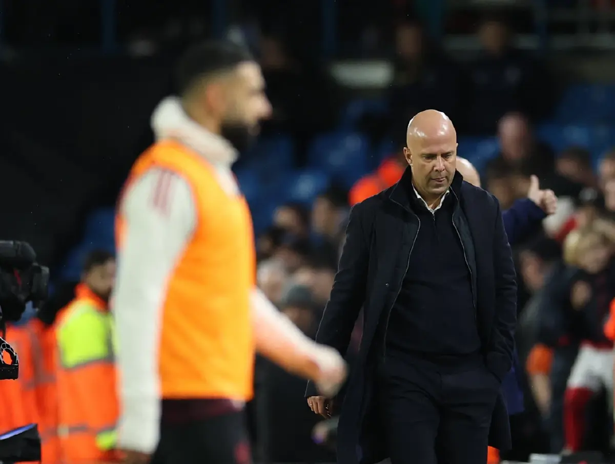 อาร์เนอ สล็อต กับการจัดการปัญาหาสารพัดในทีม