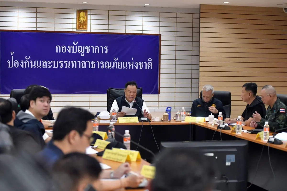 นายกฯอนุทินกำชับฟื้นฟูสงขลา คุมเข้มสาธารณสุขหลังน้ำท่วมลด