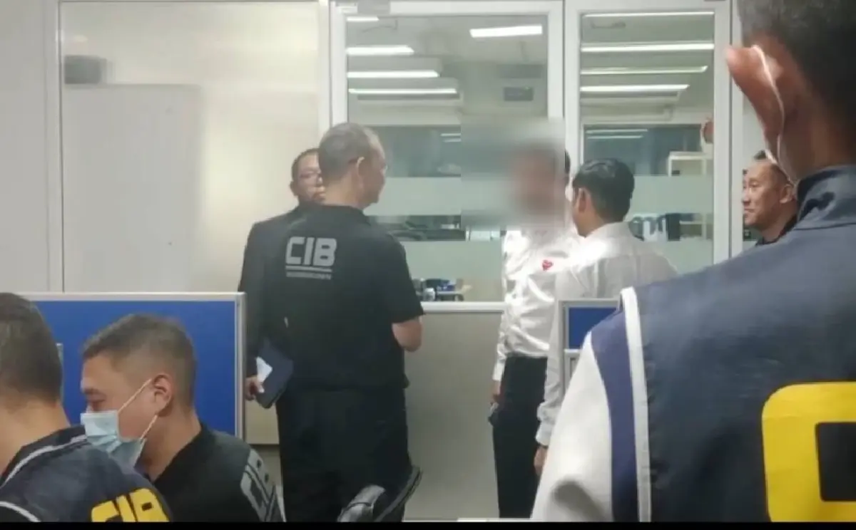 ปปป. ขนตำรวจ 100 นาย บุกค้น 8 จุด โยงคดี "อดีตบิ๊กตำรวจ" ติดสินบนป.ป.ช.