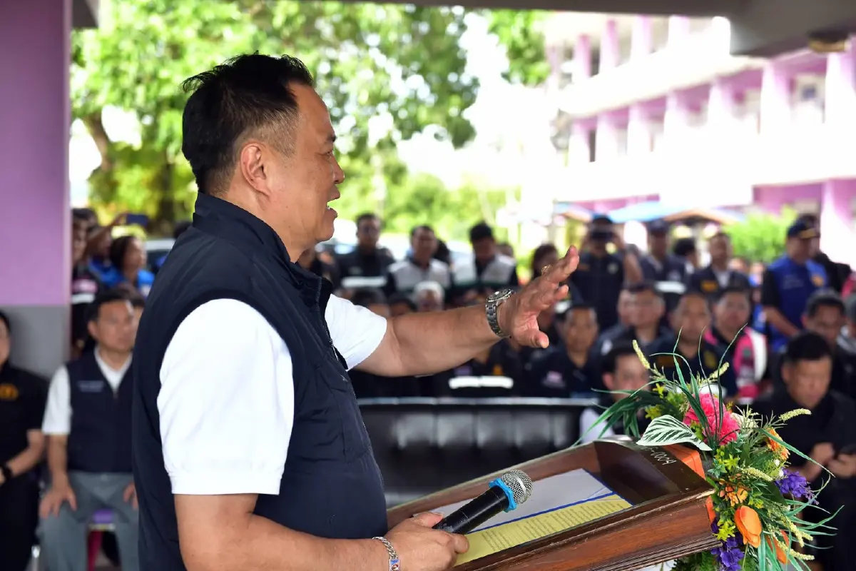 วิกฤตน้ำ–ทุนสีเทา สองแรงสั่นสะเทือนที่ล้อมรัฐบาลนายกฯอนุทิน