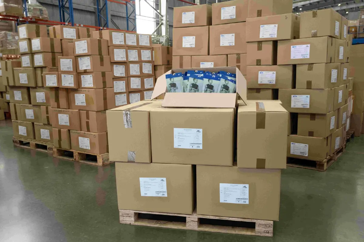 แม็คกรุ๊ป ร่วมบริจาคผลิตภัณฑ์แม็คยีนส์ 2,000 ชิ้น ช่วยเหลือน้ำท่วมภาคใต้