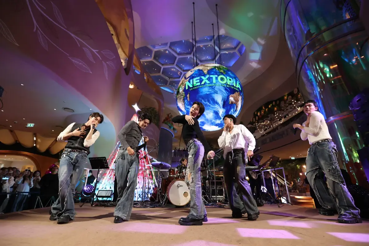 เคานต์ดาวน์ใจกลางกรุงเทพฯ คึกคักล้นสยามพารากอน  ปรากฏการณ์ส่งท้ายปีสู่ศักราชใหม่ยิ่งใหญ่ทั่วทุกพื้นที่