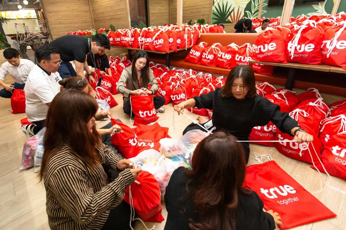ทรูเร่งแพ็ก ‘ถุงกำลังใจ’ 1,000 ชุด ส่งช่วยเหลือประชาชนในศูนย์อพยพชายแดนไทย-กัมพูชา
