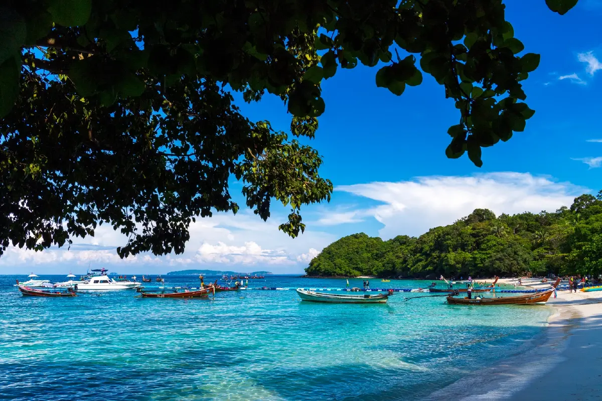 ตามรอย 'ลิซ่า' ทูตท่องเที่ยวไทย ปลุก LISA Effect บุกปี 2569