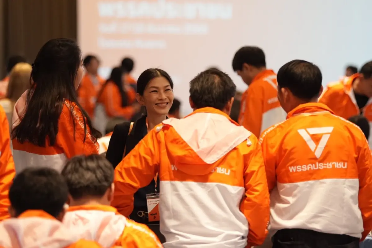 ปชน. ยัน! เลือกตั้ง 69 ส่งครบ 400 เขต 100 บัญชีรายชื่อ ติวเข้มนโยบาย