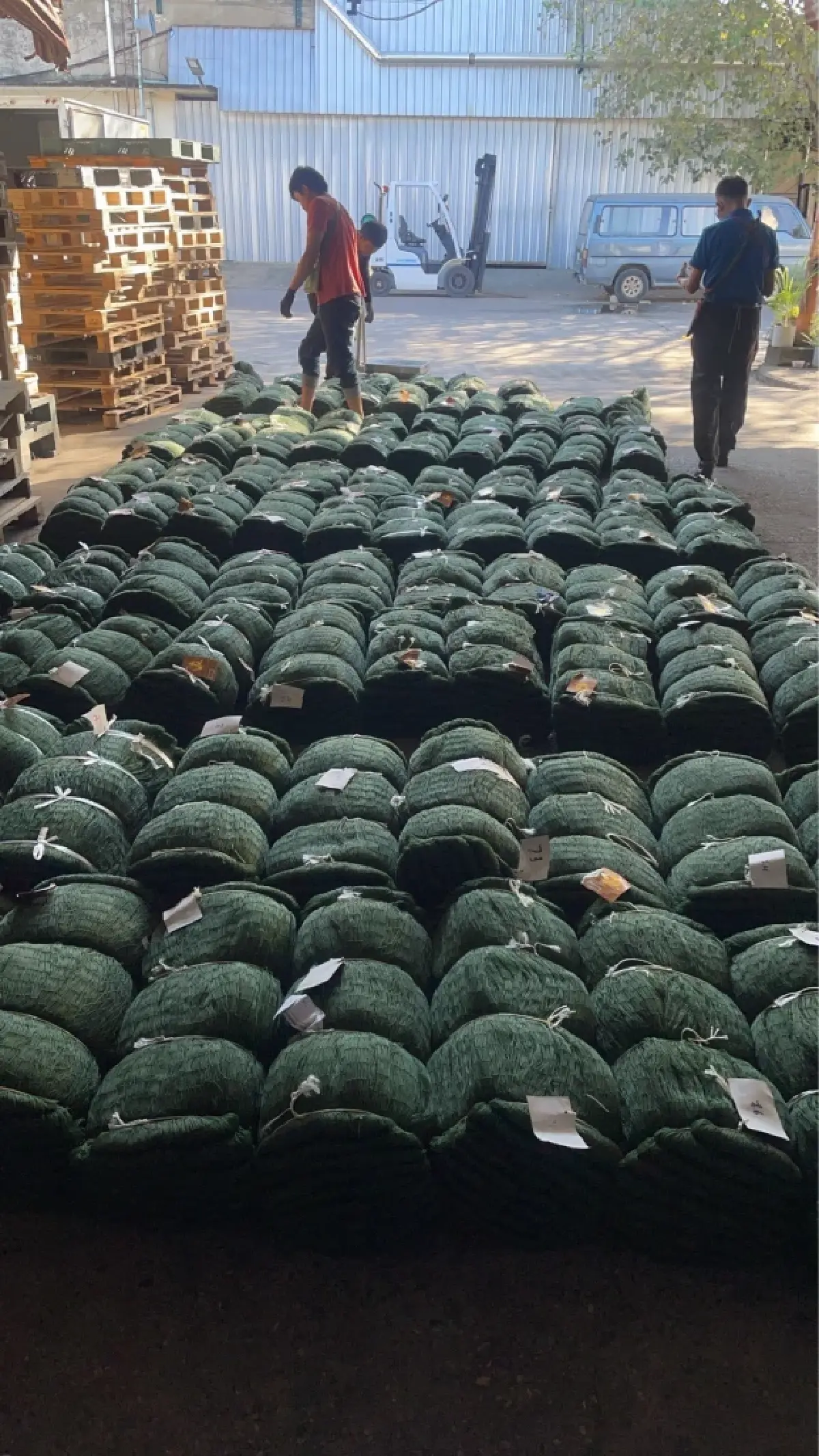 วปอ.68  มอบตาข่ายป้องกันโดรน ทิ้งระเบิด และสิ่งของ ช่วยทหารชายแดนภาค 2