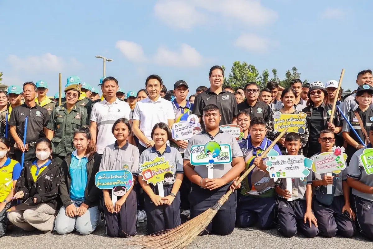 สรรเพชญนำเยาวชน–เทศบาล ร่วมฟื้นฟูเมืองเก่าสงขลาหลังน้ำท่วม