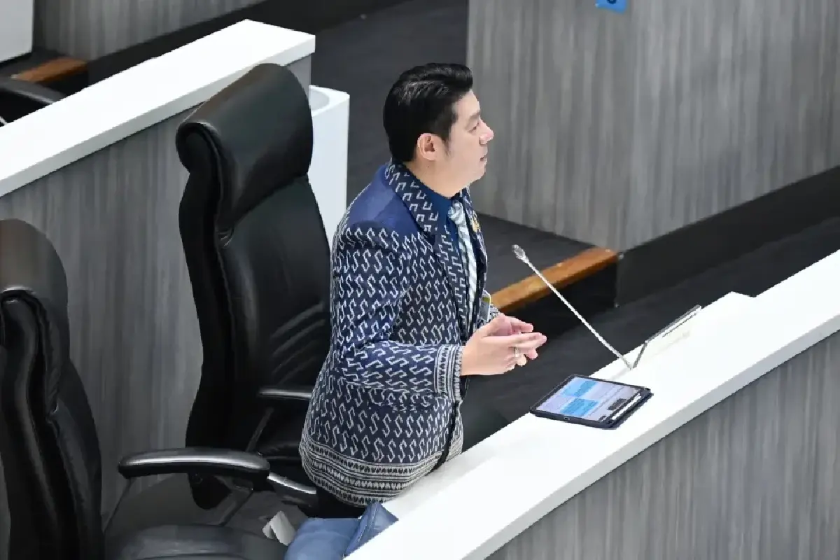 ฉายาสภา 68 “รังหนอนสีเทา” ฝ่ายค้านโหวต “อนุทิน” ยกเป็นเหตุการณ์แห่งปี