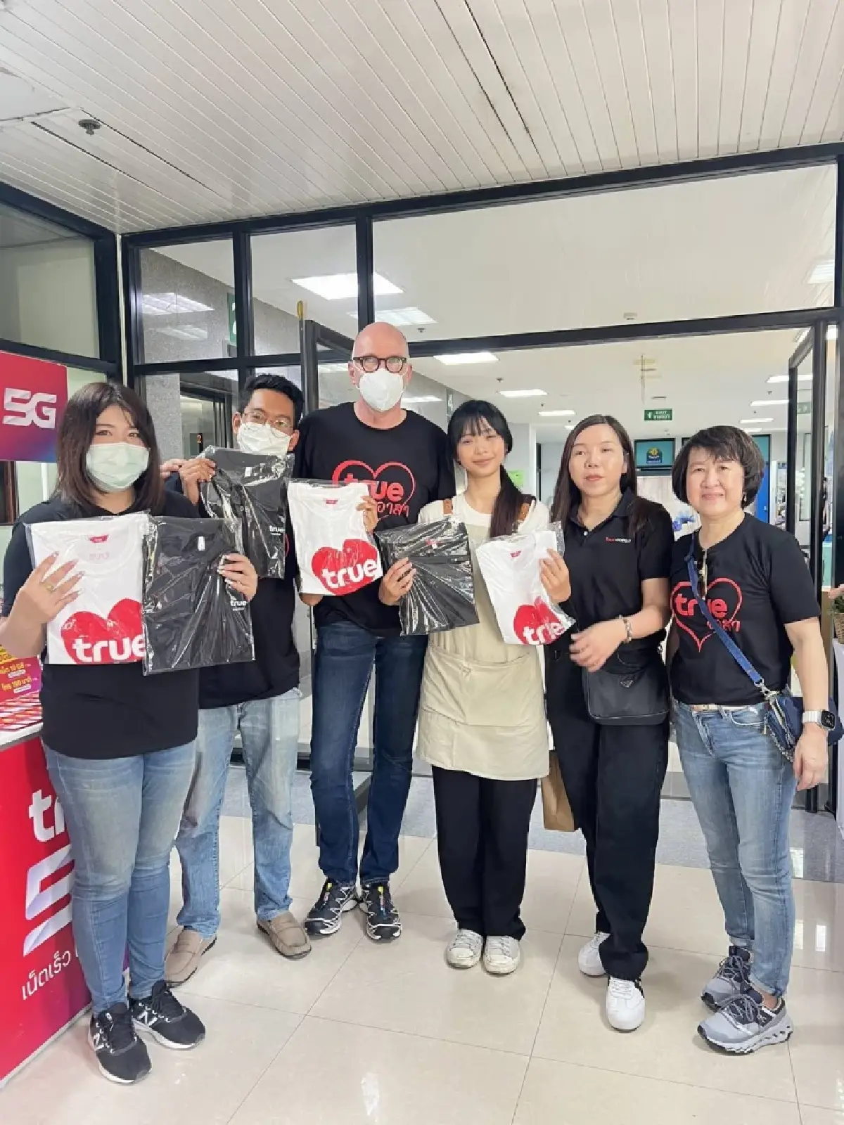 ทีมผู้บริหารทรูลงหาดใหญ่! เร่งช่วยผู้ประสบภัย พร้อมเติมพลังใจฮีโร่ชุดขาว