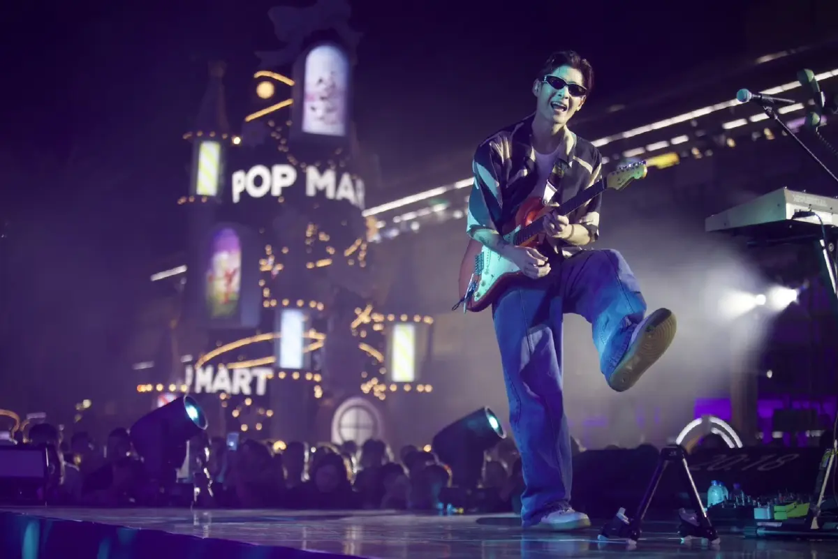 เคานต์ดาวน์ใจกลางกรุงเทพฯ คึกคักล้นสยามพารากอน  ปรากฏการณ์ส่งท้ายปีสู่ศักราชใหม่ยิ่งใหญ่ทั่วทุกพื้นที่