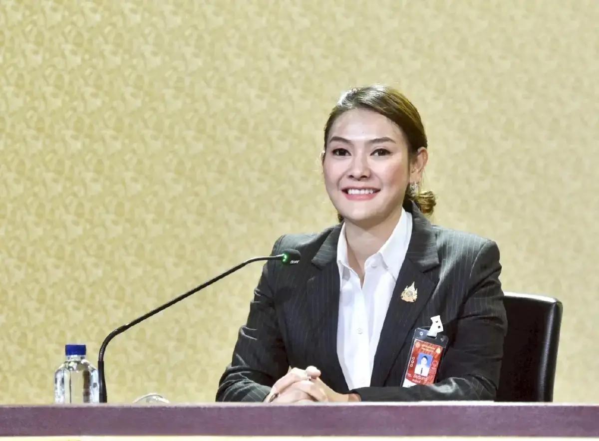 น.ส.อัยรินทร์ พันธุ์ฤทธิ์ รองโฆษกประจำสำนักนายกรัฐมนตรี 