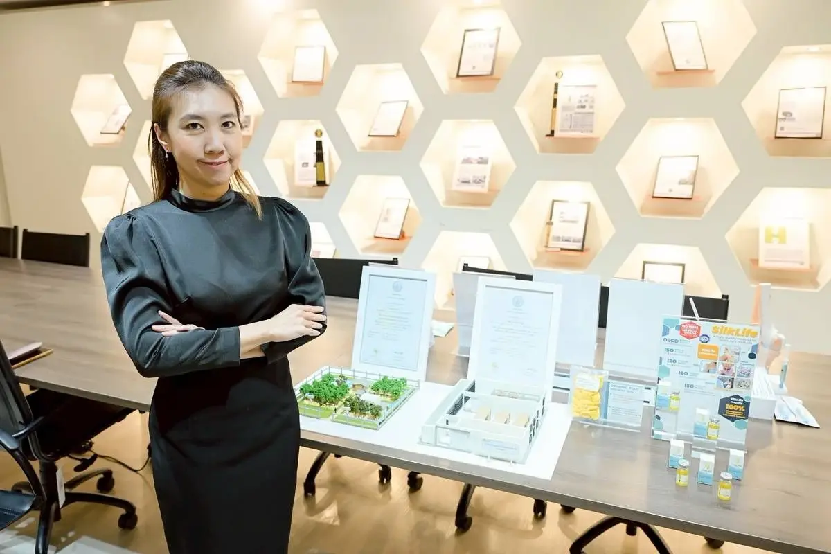 รองศาสตราจารย์ ดร.จุฑามาศ รัตนวราภรณ์