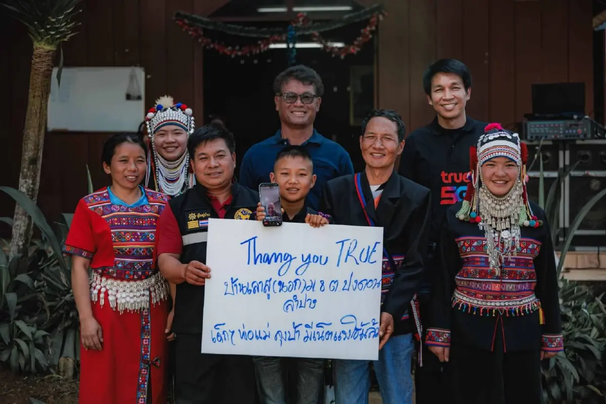 ทรูเชื่อมใจบนดอยไกล ส่งสัญญาณถึงบ้านเลาสูนอก จังหวัดลำปาง
