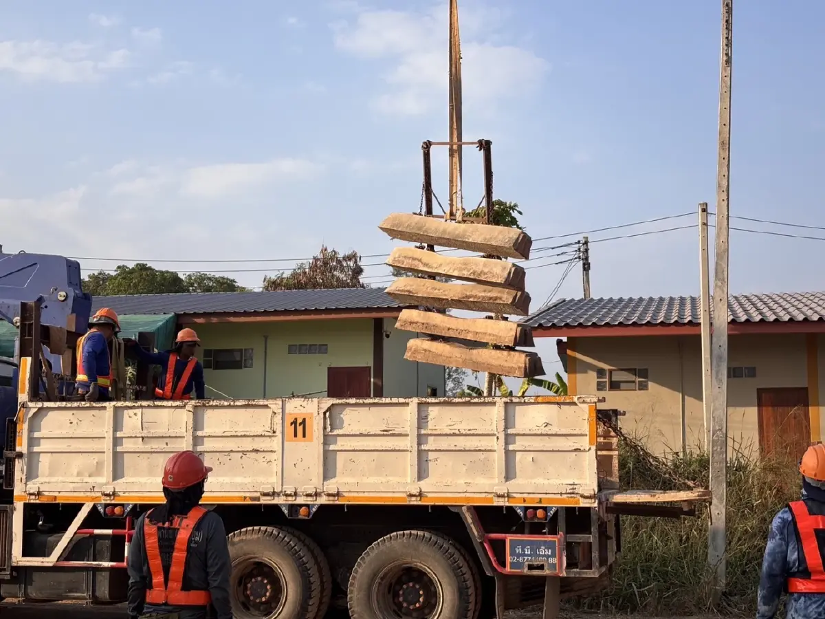 “พิพัฒน์” สั่งตั้งคณะกรรมการตรวจสอบ ปม เครนหล่นทับรถไฟ
