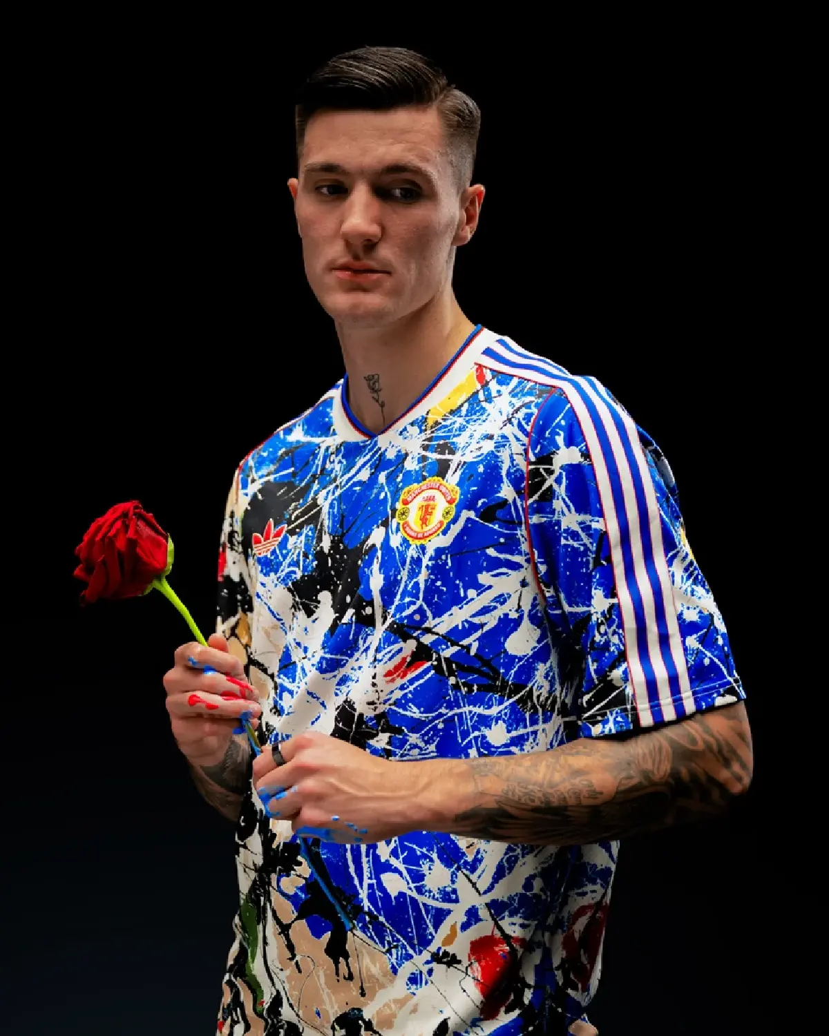 แมนยูฯ x The Stone Roses เมื่อแฟชั่น ดนตรี และฟุตบอลรวมเป็นหนึ่ง