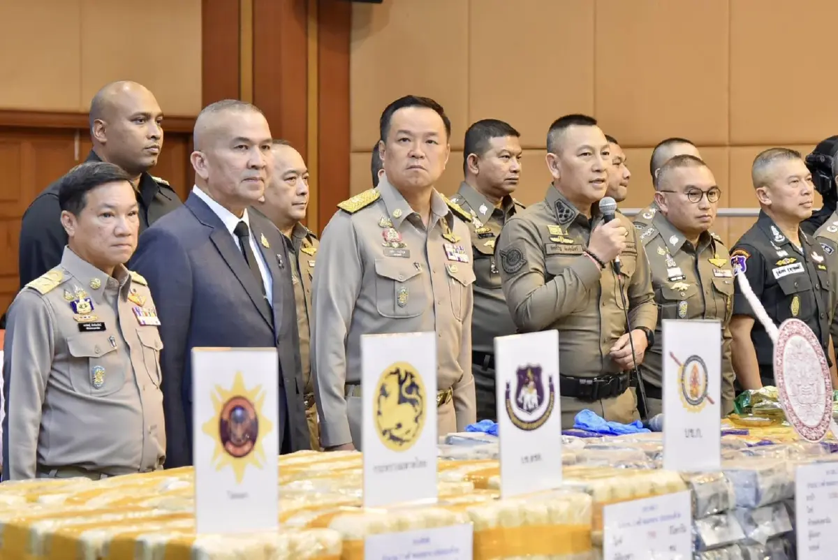 “อนุทิน” นำทีมแถลงกวาดล้างยาเสพติด ทลายเครือข่ายข้ามชาติ-นักการเมือง