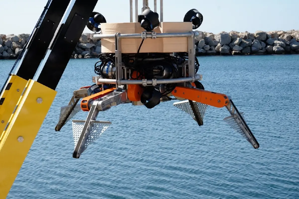 แนวทางใหม่แก้ปัญหาขยะในทะเล หุ่นยนต์เก็บขยะใต้น้ำอัตโนมัติ