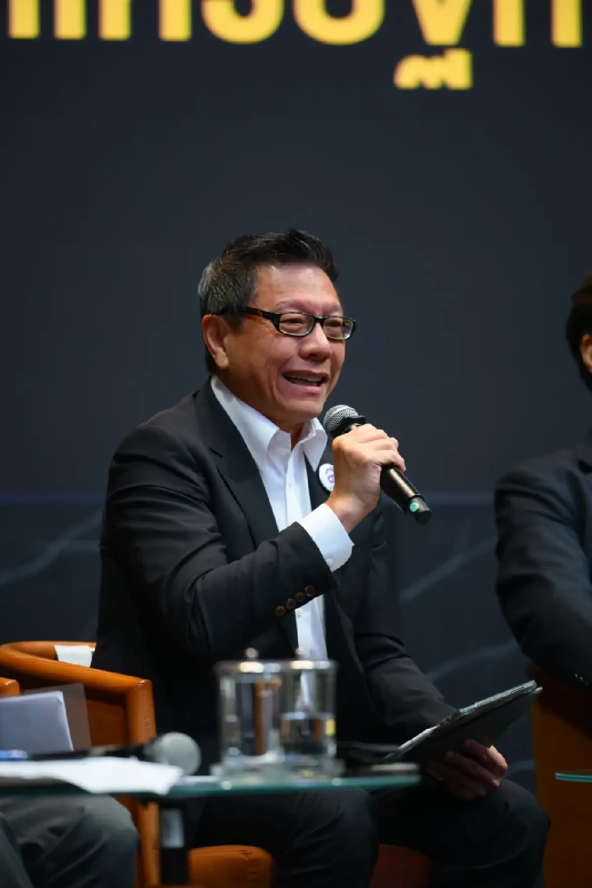 สุรเดช ทวีแสงสกุลไทย