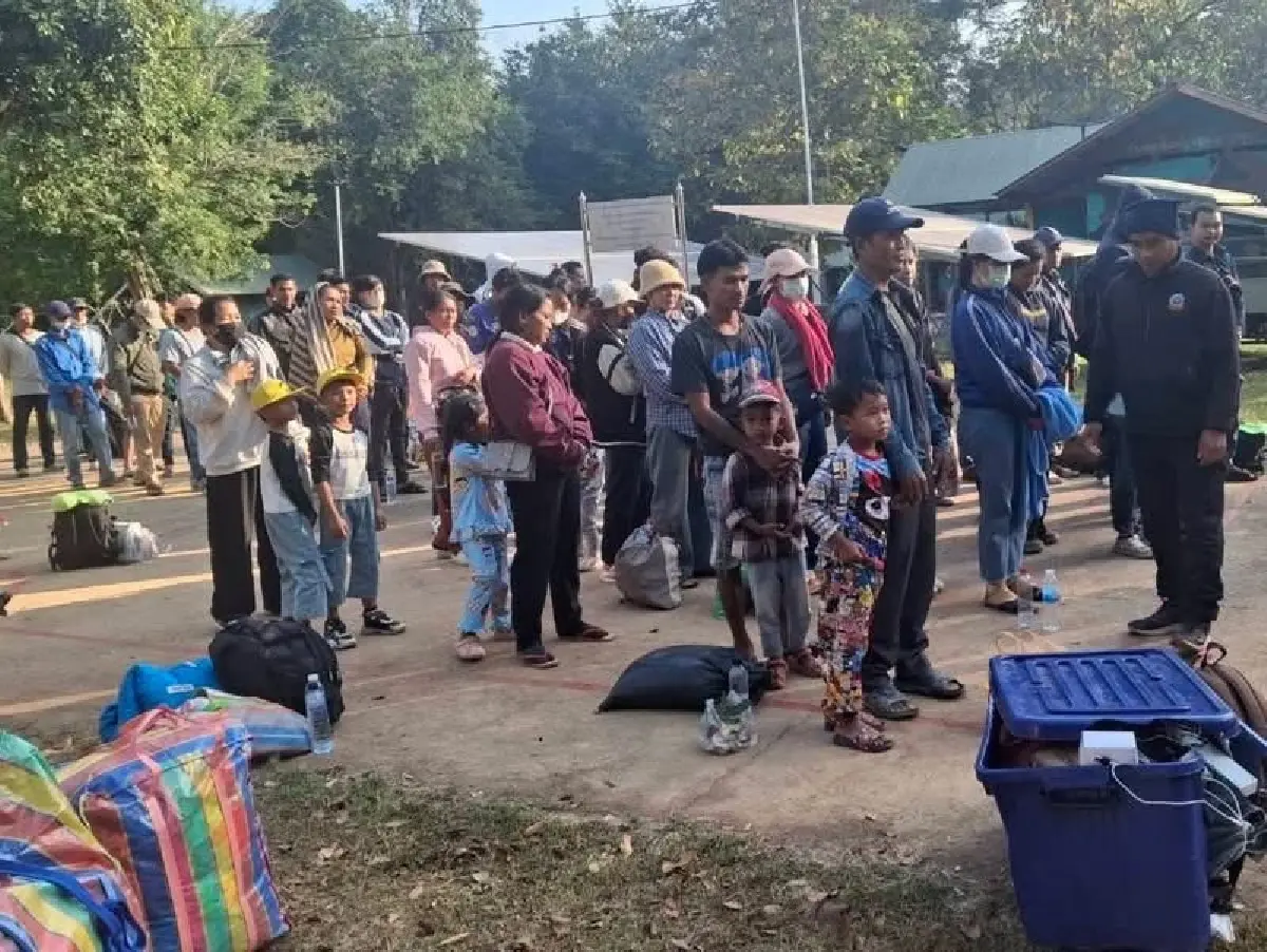 ทัพเรือเข้มชายแดนจันทบุรี สกัดจับ 67 แรงงานกัมพูชาลักลอบเข้าเมือง