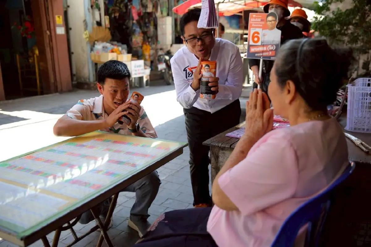 "ณัฐพงษ์" เยือน "ระยอง" ขอประชาชนมั่นใจ พร้อมแก้ปัญหาปากท้อง