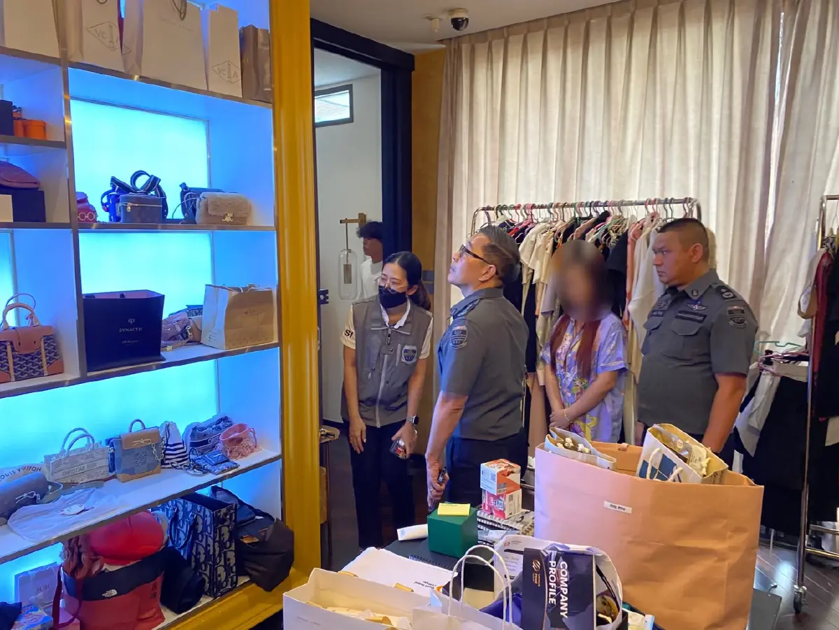 ออกหมายจับ "แทนไท" นักธุรกิจดัง คดีเว็บหนังเถื่อน - ฟอกเงิน