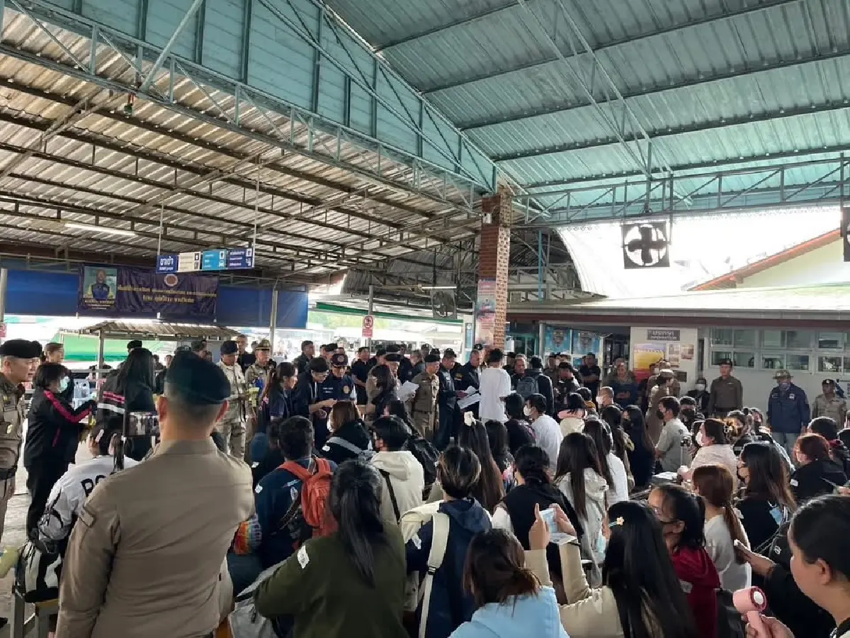 'กองทัพเรือ' รับคนไทย 162 คน กลับประเทศผ่านช่องทาง ชายแดนบ้านแหลม