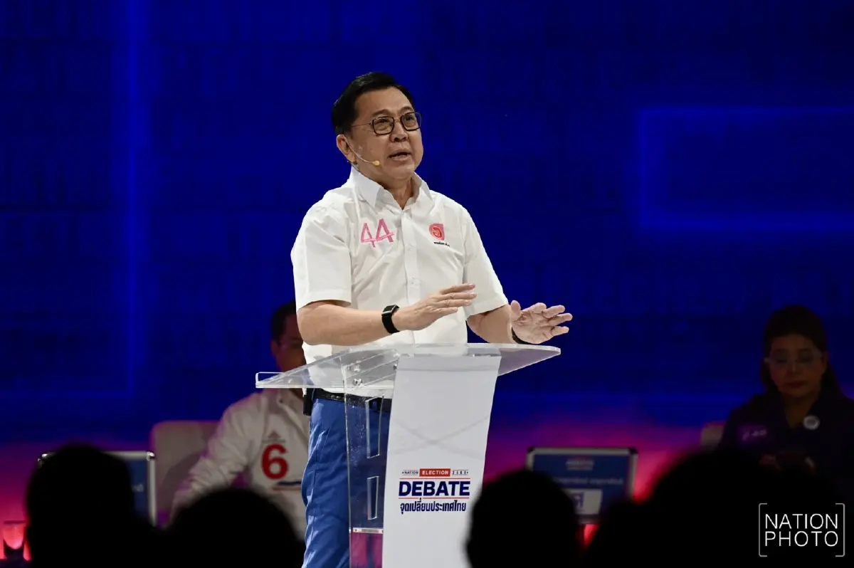 นายจตุพร บุรุษพัฒน์ หัวหน้าพรรคโอกาสใหม่ และแคนดิเดตนายกรัฐมนตรี 