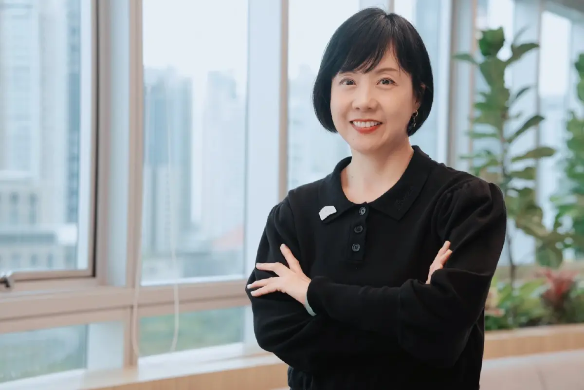 คุณเนาวรัตน์ กีรติเกษมสุข ผู้บริหารสูงสุดสายงานบริหารร้านค้าสมาชิก บริษัท บัตรกรุงไทย จำกัด (มหาชน) หรือ KTC  