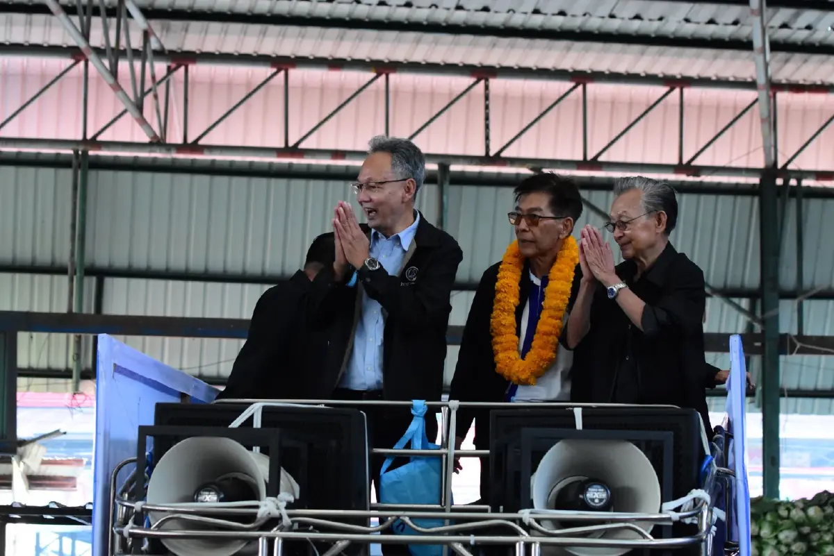 “ชวน หลีกภัย” นำทัพปชป. หาเสียง นครปฐม-สุพรรณฯ ชูธง “การเมืองสุจริต” 