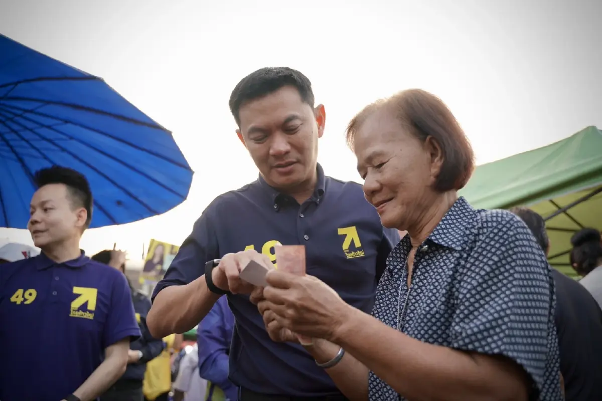 “ดร.เอ้” ไทยก้าวใหม่ ลุยหนองแขม–บางบอน ชูแก้น้ำท่วม ปลดหนี้ กยศ. 100%