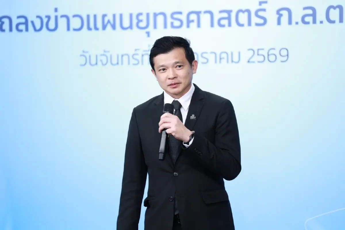 เอนก อยู่ยืน