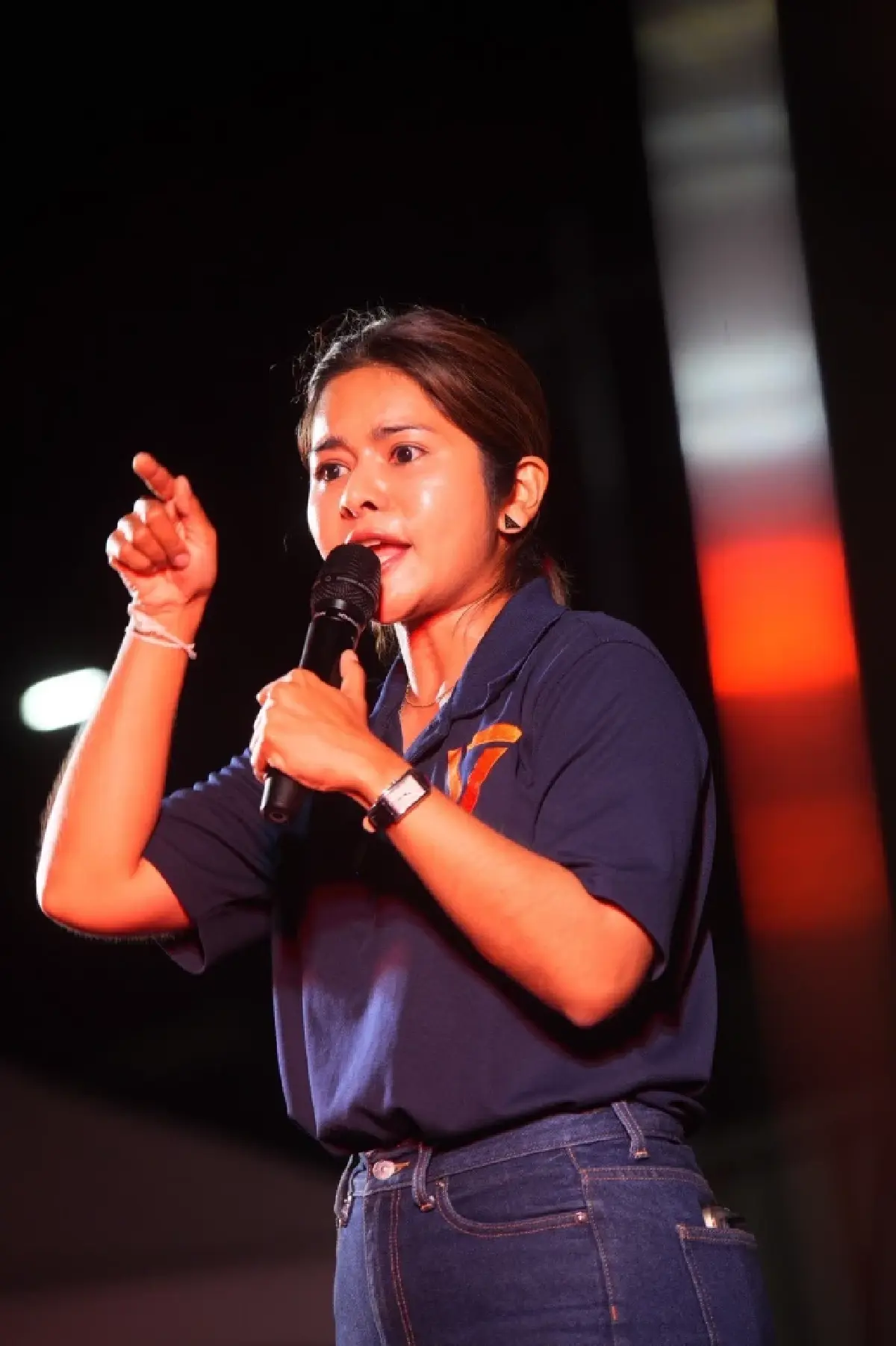 “ลิซ่า” ซัด! อำนาจสกปรกเล่นงาน “หมอสุภัทร” รุมสกัด พรรคประชาชน