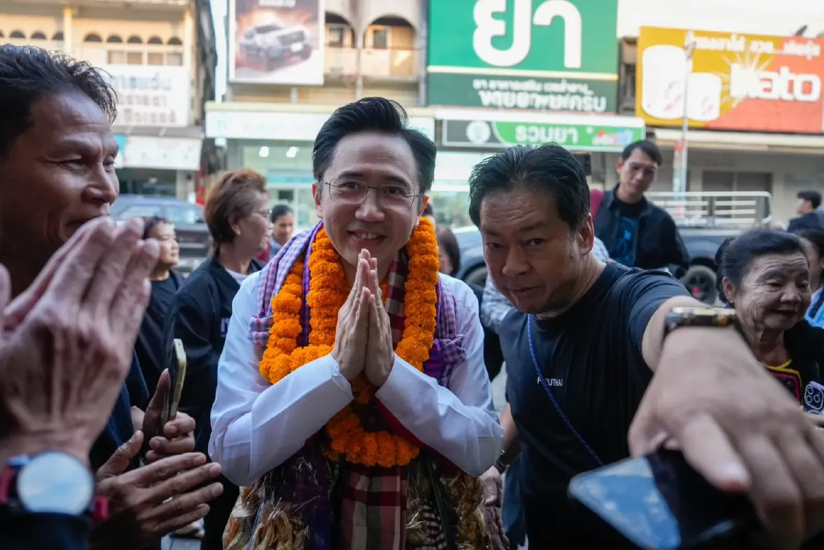 ยศชนัน นั่งสกายแลปลุยตลาดโพธิ์ชัย ชูเศรษฐกิจชายแดน ปราบยาเสพติด